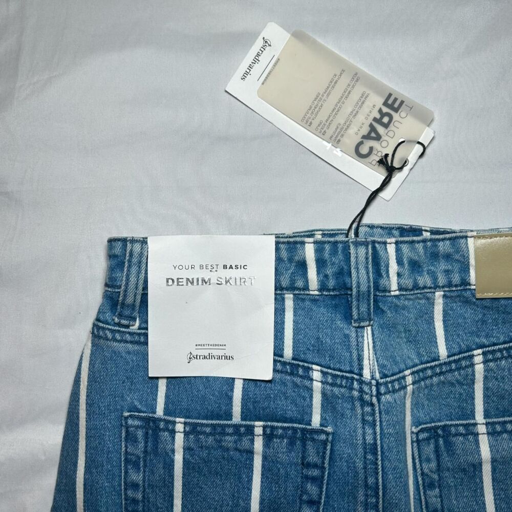 Stradivarius Women's Blue and Navy Skirt - Picture 4 of 4